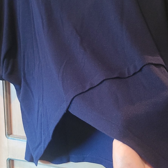 High quality tee shirt with criss cross back - Picture 4 of 4